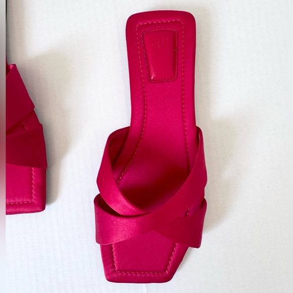 H&M Crossover-Strap Sandals - Picture 3 of 6